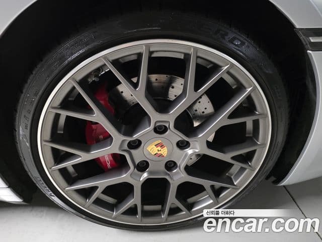 Porsche 911 2020 — Şəkil 19/20
