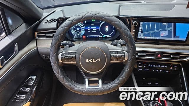 Kia K5 2023 — Şəkil 13/20