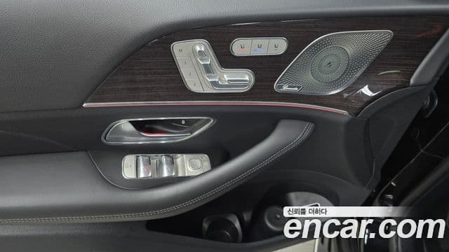 Mercedes-Benz GLE-Class 2021 — ფოტო 11/34