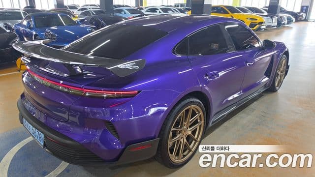 Porsche Taycan 2025 — ფოტო 3/20