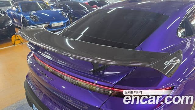 Porsche Taycan 2025 — ფოტო 19/20