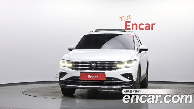 Volkswagen Tiguan 2022 — Photo 10/20