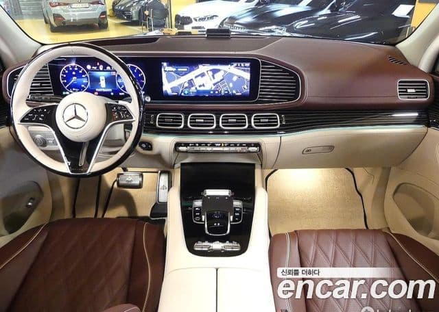 Mercedes-Benz GLS-Class 2025 — Photo 8/20