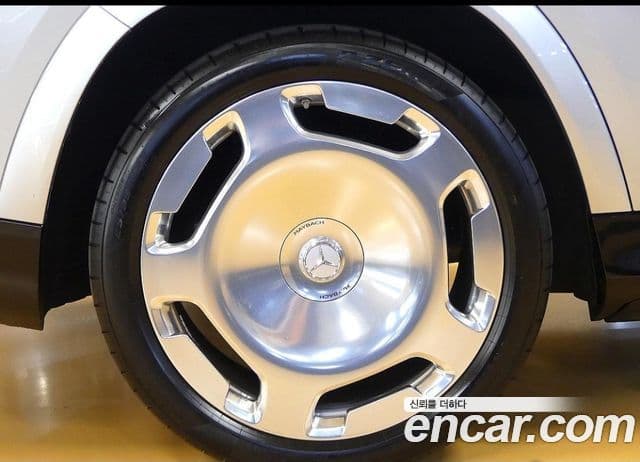 Mercedes-Benz GLS-Class 2025 — Photo 4/20
