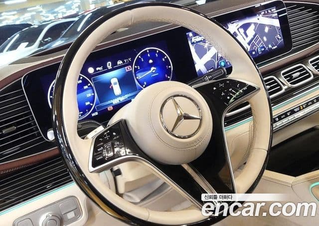 Mercedes-Benz GLS-Class 2025 — Photo 6/20