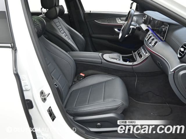 Mercedes-Benz E-Class 2023 — Фото 8/20