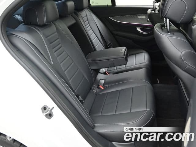 Mercedes-Benz E-Class 2023 — Фото 11/20