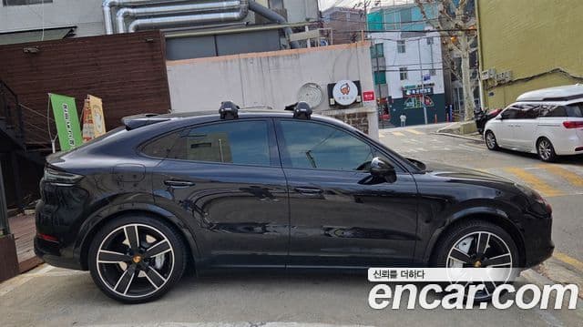 Porsche Cayenne 2021 — Photo 7/10