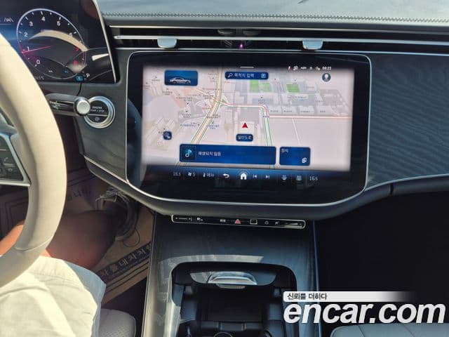 Mercedes-Benz E-Class 2025 — Photo 16/20