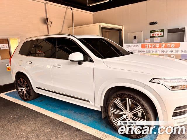 Volvo XC90 2023 — Фото 1/13