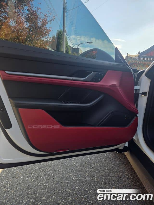 Porsche Taycan, 2025