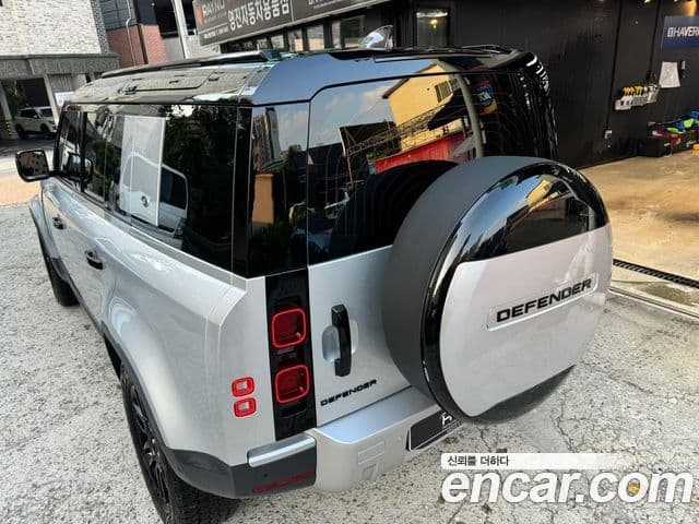 Land Rover Defender 2020 — Photo 1/5