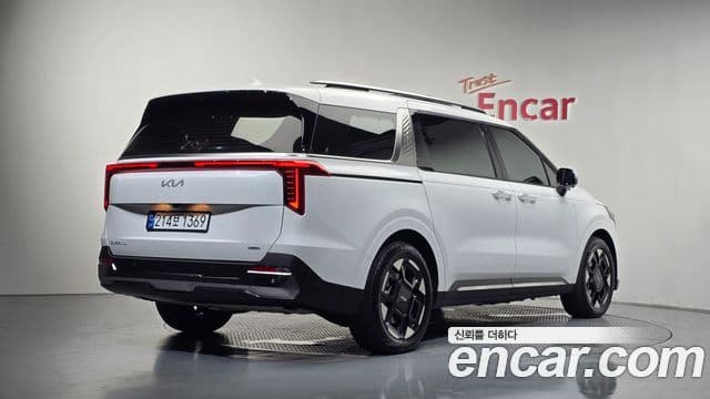 Kia Carnival 2024 — Фото 1/20