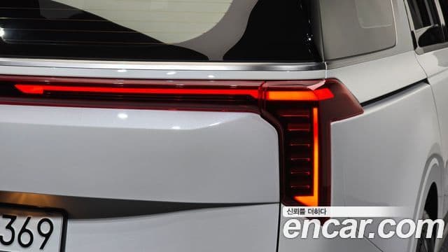 Kia Carnival 2024 — ფოტო 34/40