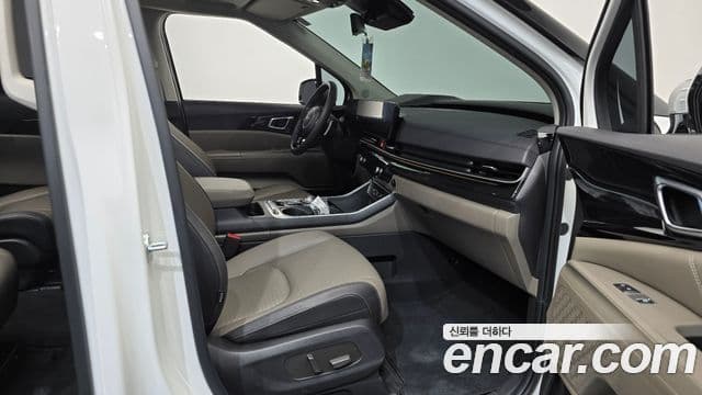 Kia Carnival 2024 — ფოტო 17/40