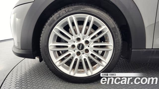 Mini Cooper 2021 — ფოტო 4/33