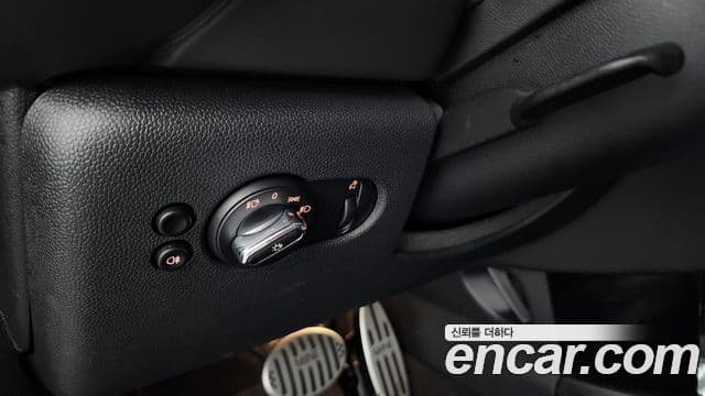 Mini Cooper 2021 — ფოტო 25/33