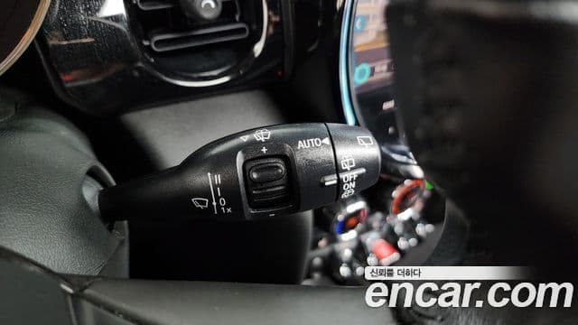 Mini Cooper 2021 — ფოტო 33/33