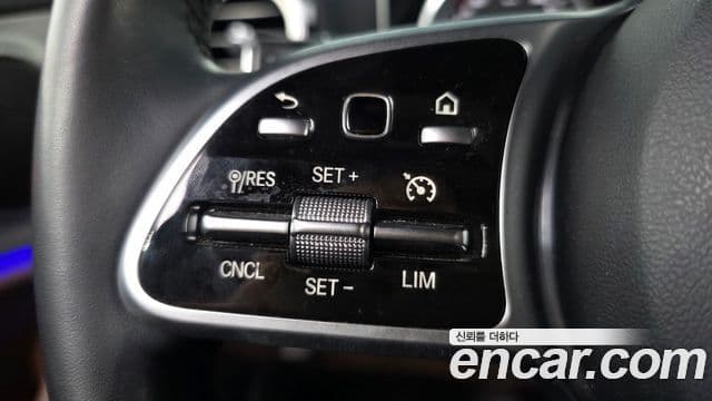 Mercedes-Benz E-Class 2020 — Фото 19/20