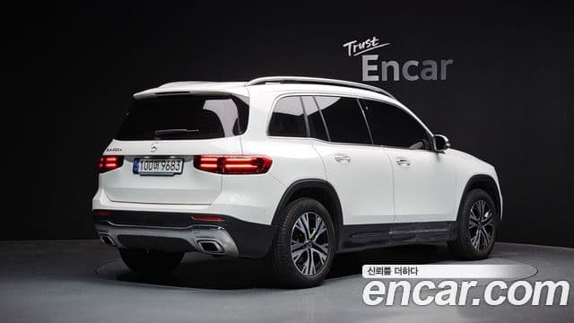 Mercedes-Benz GLB-Class 2024 — Фото 2/20