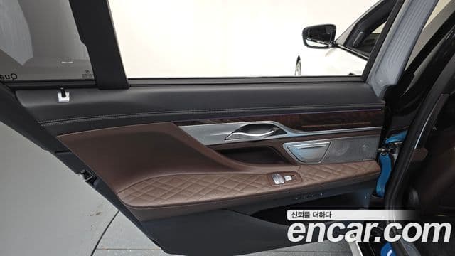 BMW 7 Series 2019 — ფოტო 21/34