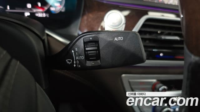 BMW 7 Series 2019 — ფოტო 22/34