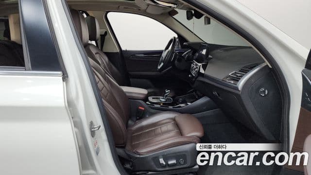 BMW X3 2022 — Photo 21/33