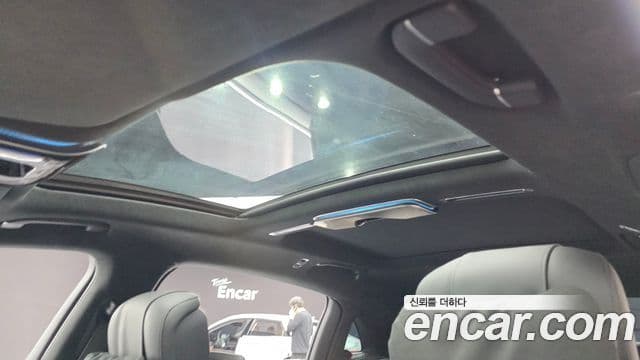 Mercedes-Benz S-Class 2024 — Photo 12/38