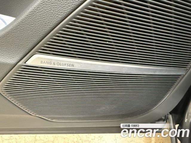 Audi Q7 2025 — Photo 12/20