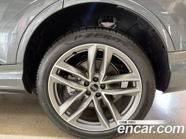 Audi Q7 2025 — Photo 16/20