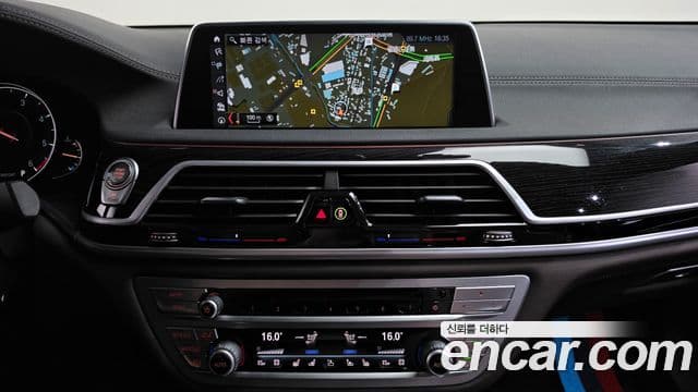 BMW 7 Series 2018 — Şəkil 12/20
