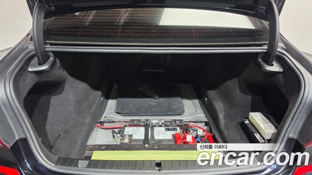 BMW 7 Series 2018 — Şəkil 9/20