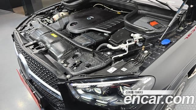 Mercedes-Benz GLE-Class 2025 — Photo 10/36