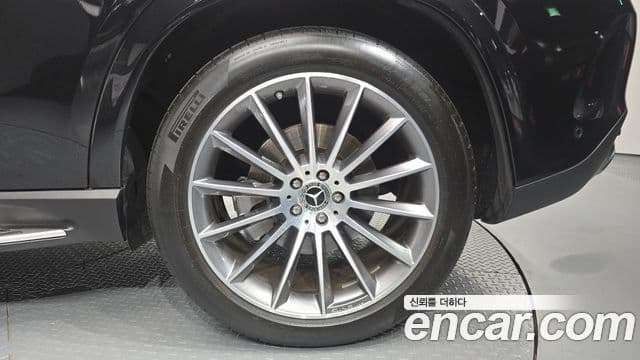 Mercedes-Benz GLE-Class 2025 — Photo 17/36