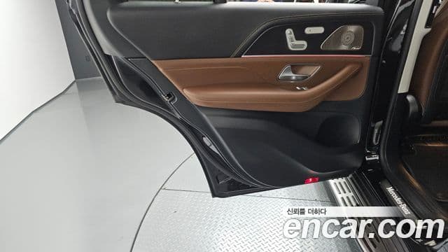 Mercedes-Benz GLE-Class 2025 — Photo 24/36