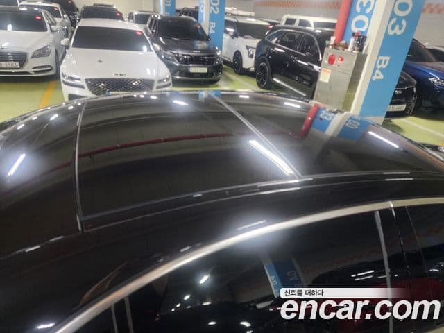 Mercedes-Benz S-Class 2023 — Photo 13/20