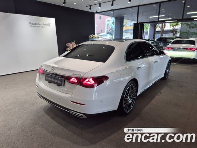 Mercedes-Benz E-Class 2026 — Photo 16/20