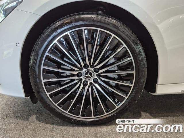 Mercedes-Benz E-Class 2026 — Photo 4/20
