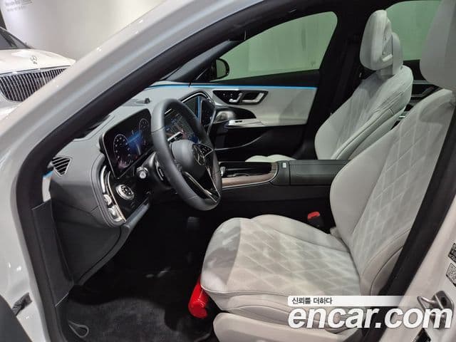 Mercedes-Benz E-Class 2026 — Photo 5/20