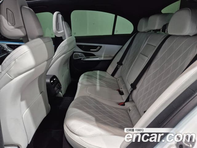 Mercedes-Benz E-Class 2026 — Photo 12/20