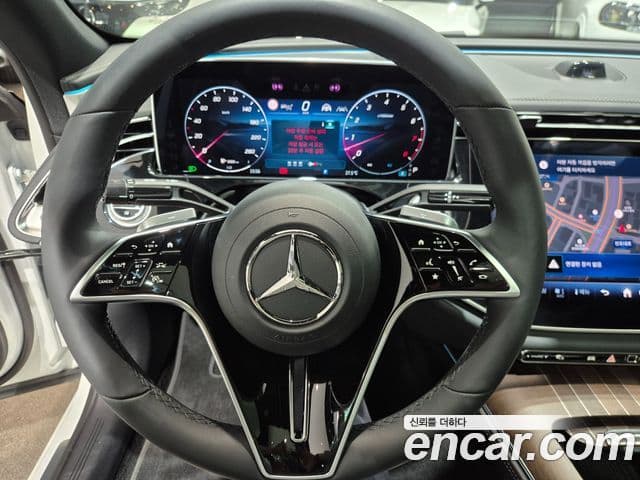 Mercedes-Benz E-Class 2026 — Photo 18/20