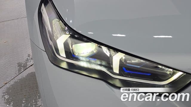 BMW 5 Series 2024 — Photo 28/35