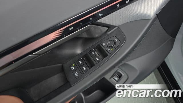 BMW 5 Series 2024 — Photo 10/35