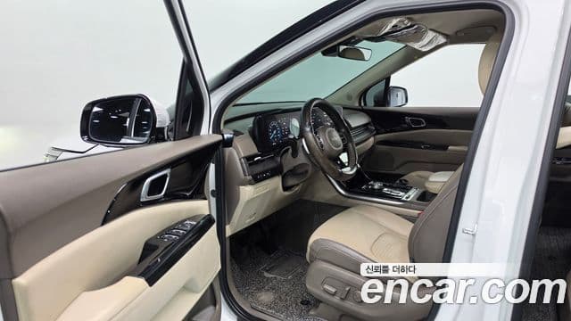 Kia Carnival 2023 — Фото 10/20