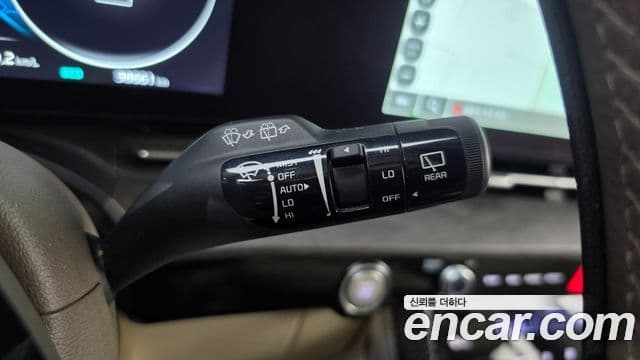 Kia Carnival 2023 — Фото 19/20