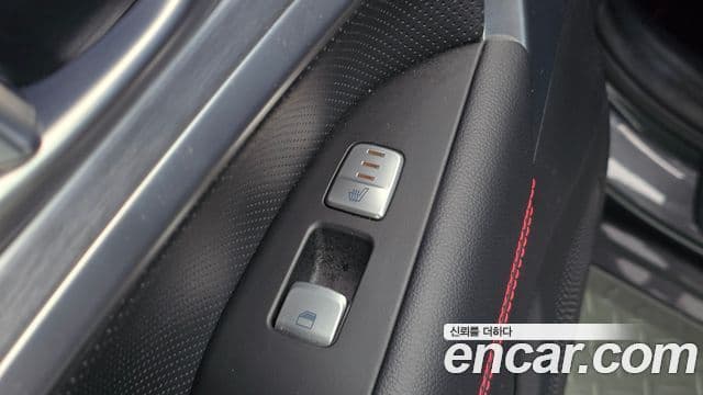 Genesis G70 2018 — Photo 32/33