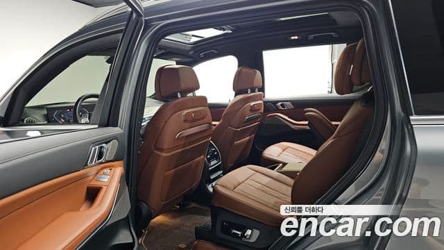 BMW X7 2024 — Şəkil 36/37