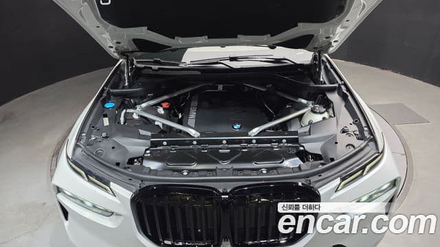 BMW X7 2023 — Photo 19/36