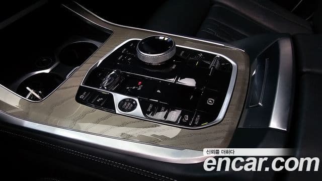 BMW X7 2023 — Photo 20/36