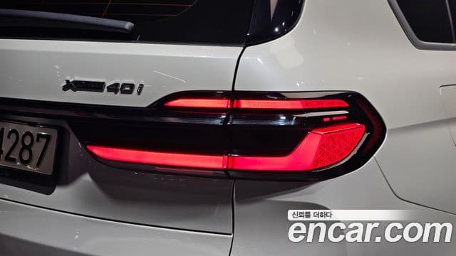 BMW X7 2023 — Photo 17/36